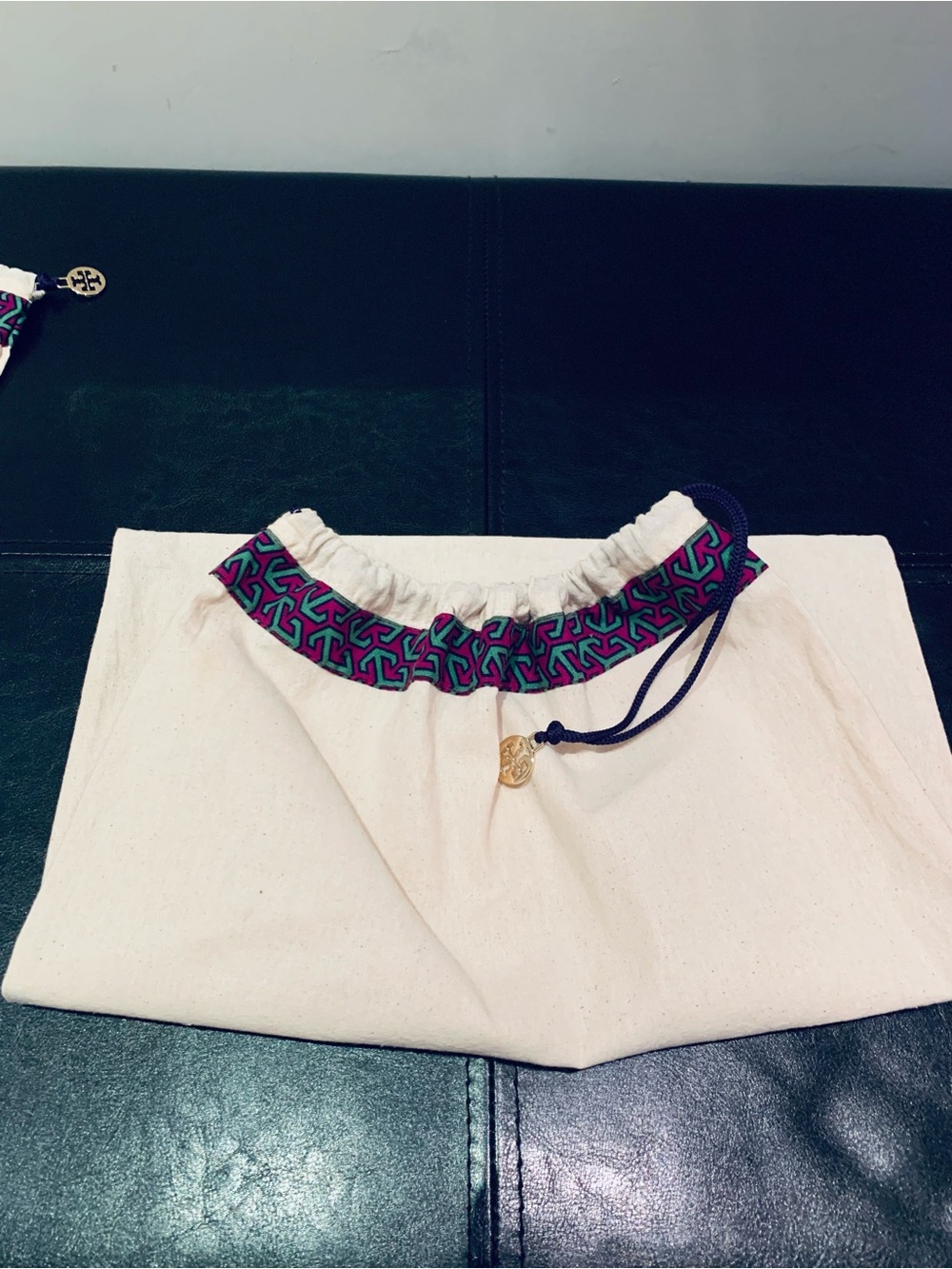❤️TORY BURCH❤️3 DRAWSTRING SHOE/ACCESSORY BAGS. VERY NICE SIZE! - Picture 2 of 9